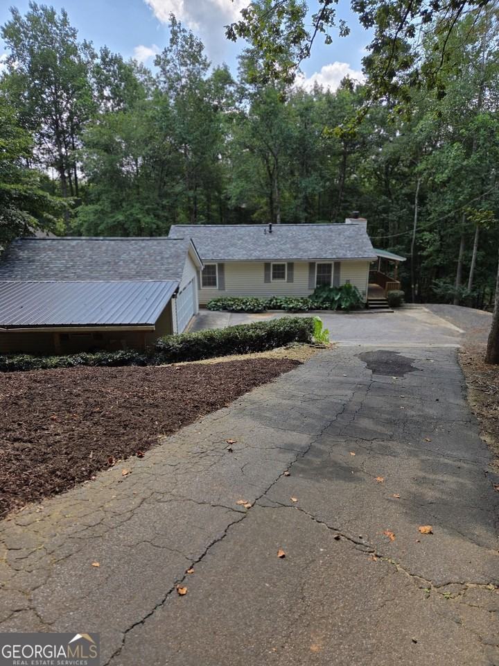 984 Overlook Dr - Photo 2 of 26