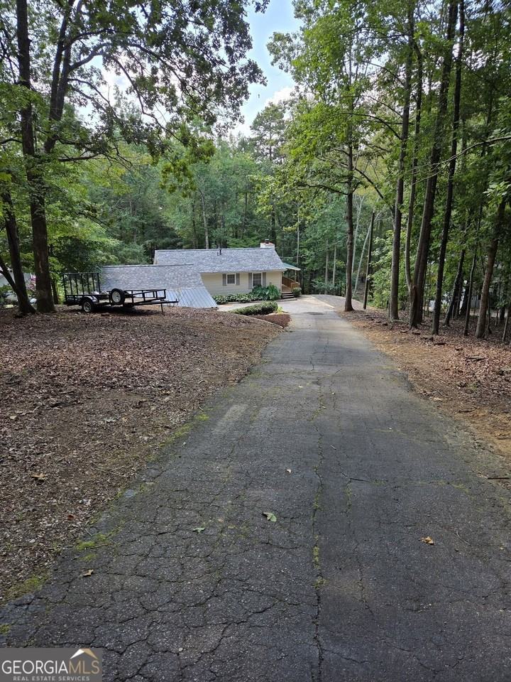 984 Overlook Dr - Photo 3 of 26