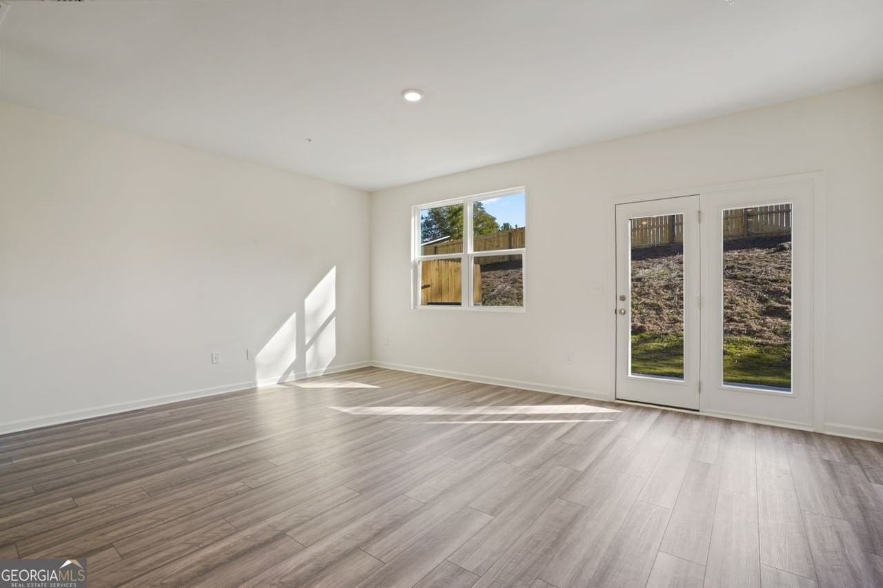 541 Magnolia Cir - Photo 6 of 31