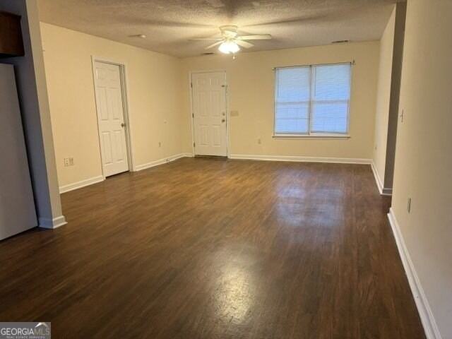 303 Aldred Ave - Photo 4 of 10