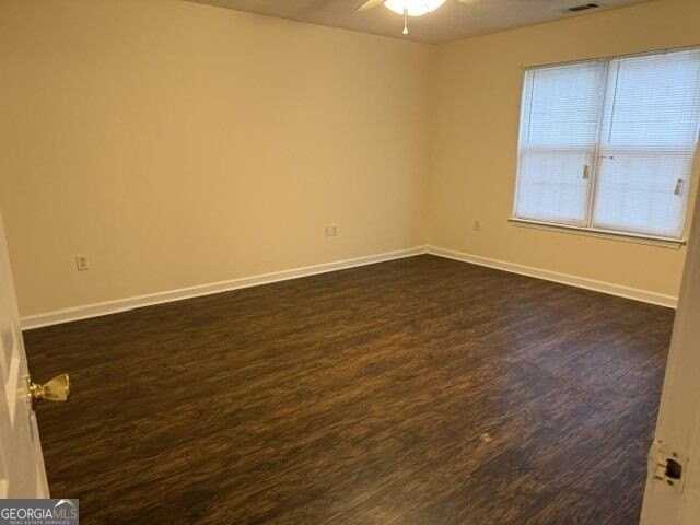 303 Aldred Ave - Photo 6 of 10