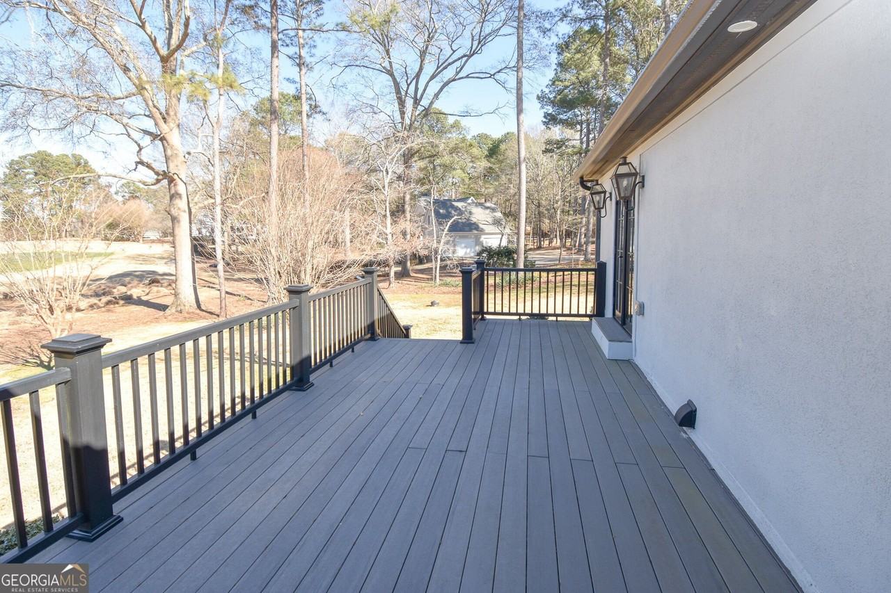 1091 Fairway Ridge Rd - Photo 3 of 17