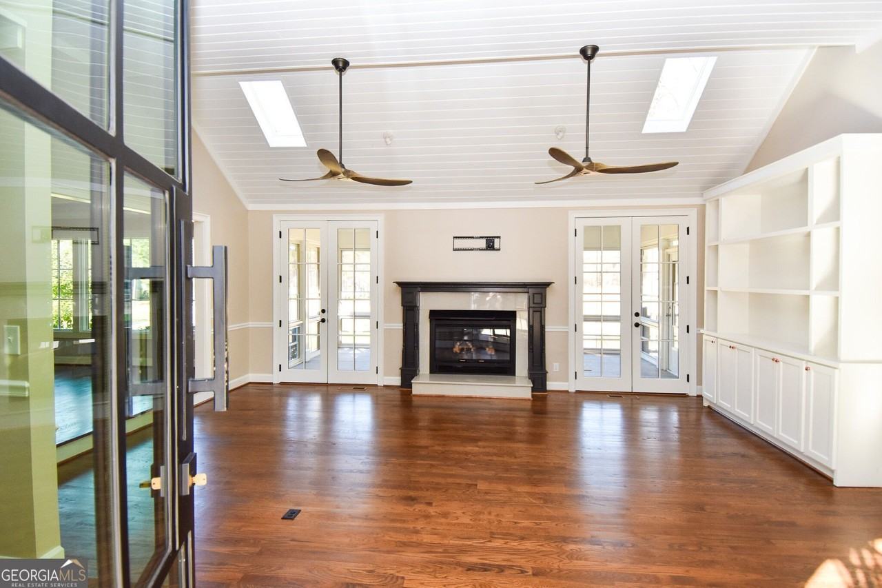 1091 Fairway Ridge Rd - Photo 6 of 17