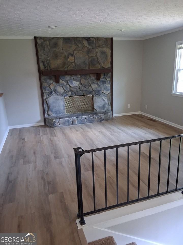 9109 Sterling Ridge Ln - Photo 4 of 33