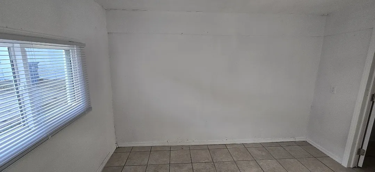 1050 W State St - Photo 2 of 12
