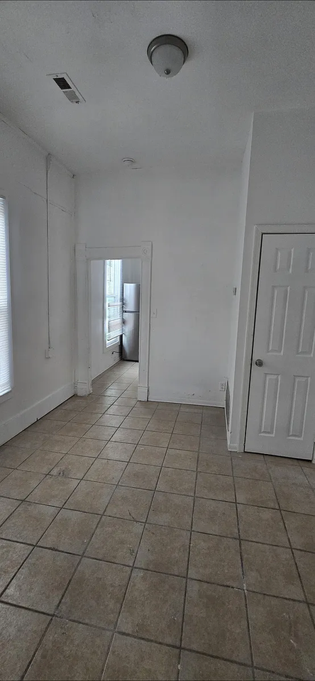 1050 W State St - Photo 3 of 12