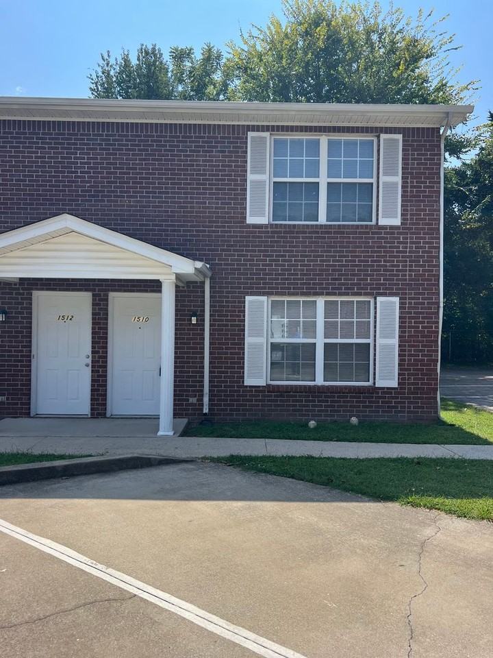1510 Center Pointe Dr - Photo 2 of 18