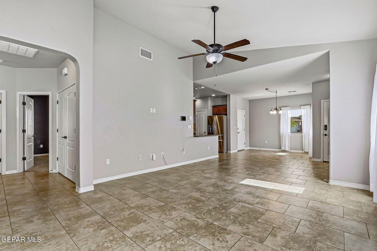 14741 Bobby Joe Hill Dr - Photo 5 of 29
