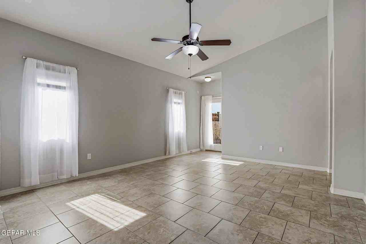 14741 Bobby Joe Hill Dr - Photo 6 of 29