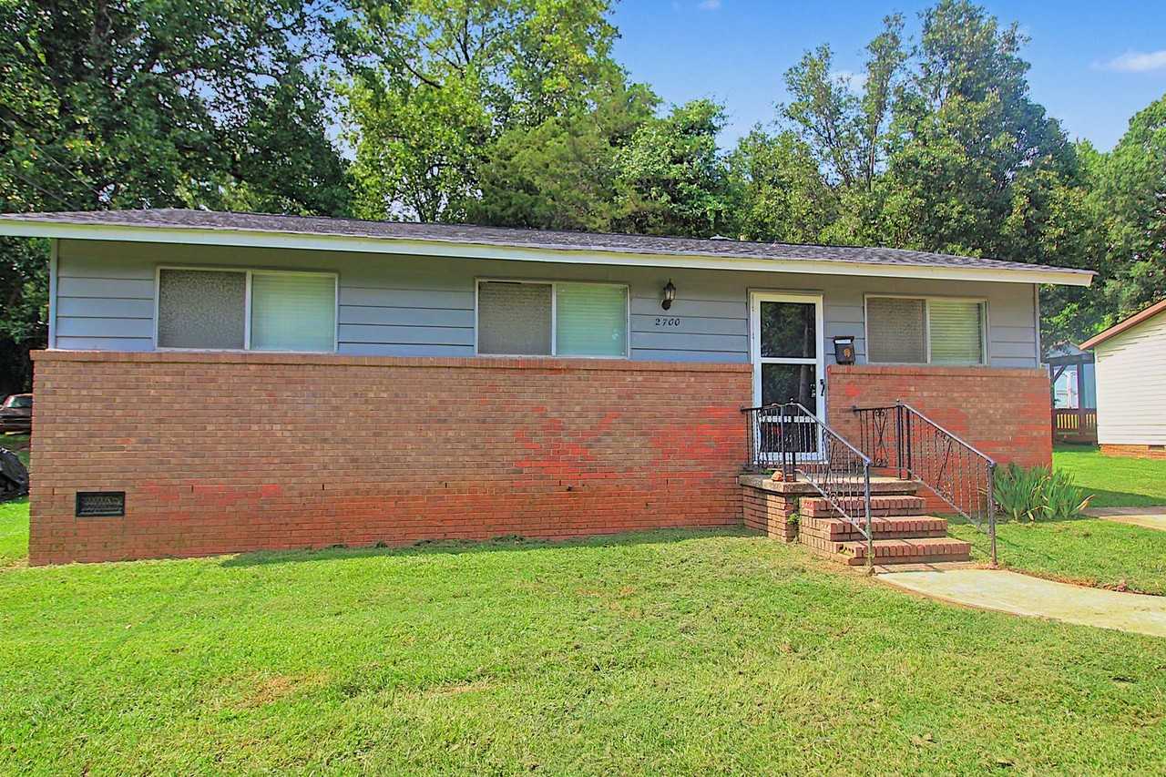 2700 Thornton Rd - Photo 2 of 17