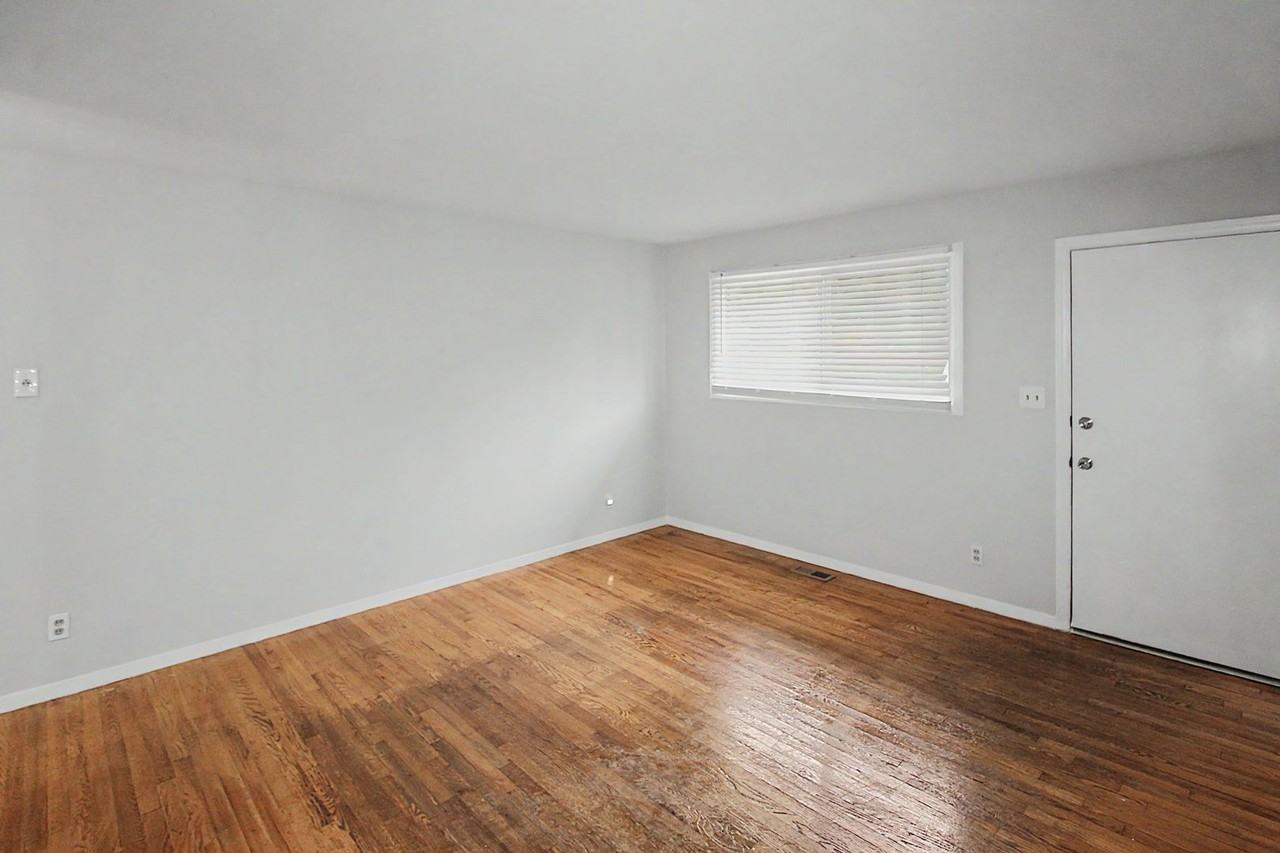 2700 Thornton Rd - Photo 3 of 17