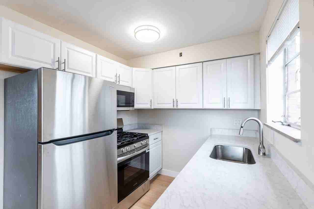 3421-3425 Pape | Hyde Park - Photo 3 of 15