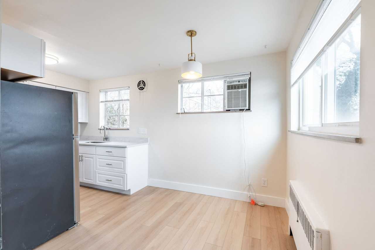 3421-3425 Pape | Hyde Park - Photo 6 of 15
