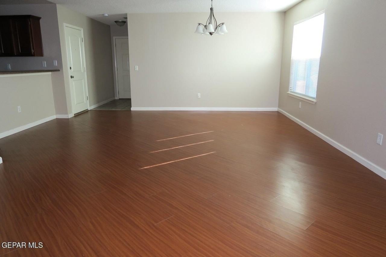 3233 Bell Point Dr - Photo 6 of 27
