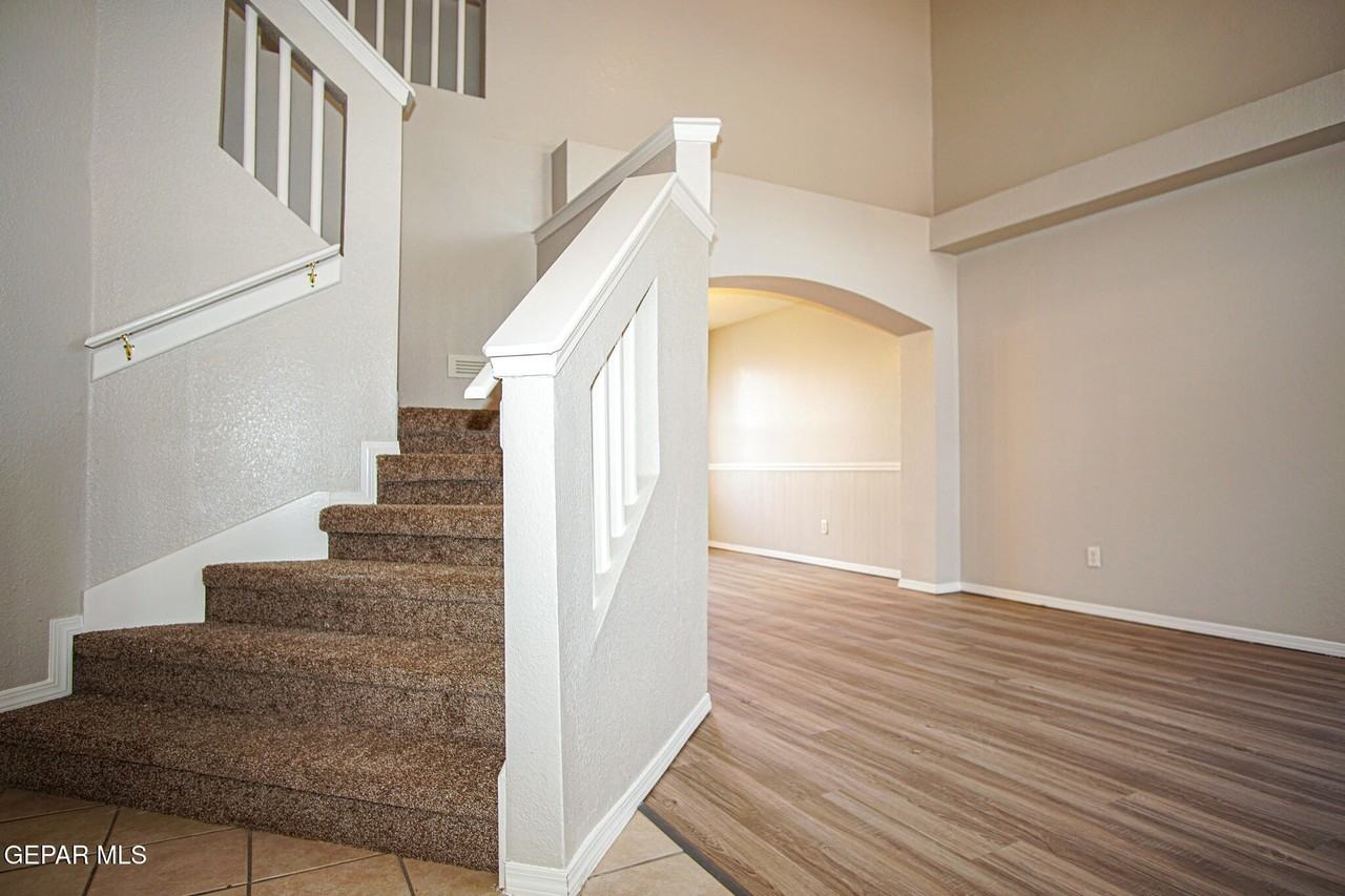 817 Dakota River Ave - Photo 3 of 29