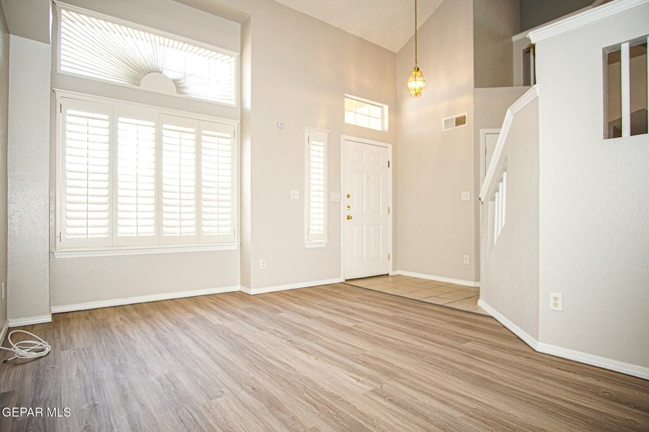 817 Dakota River Ave - Photo 4 of 29