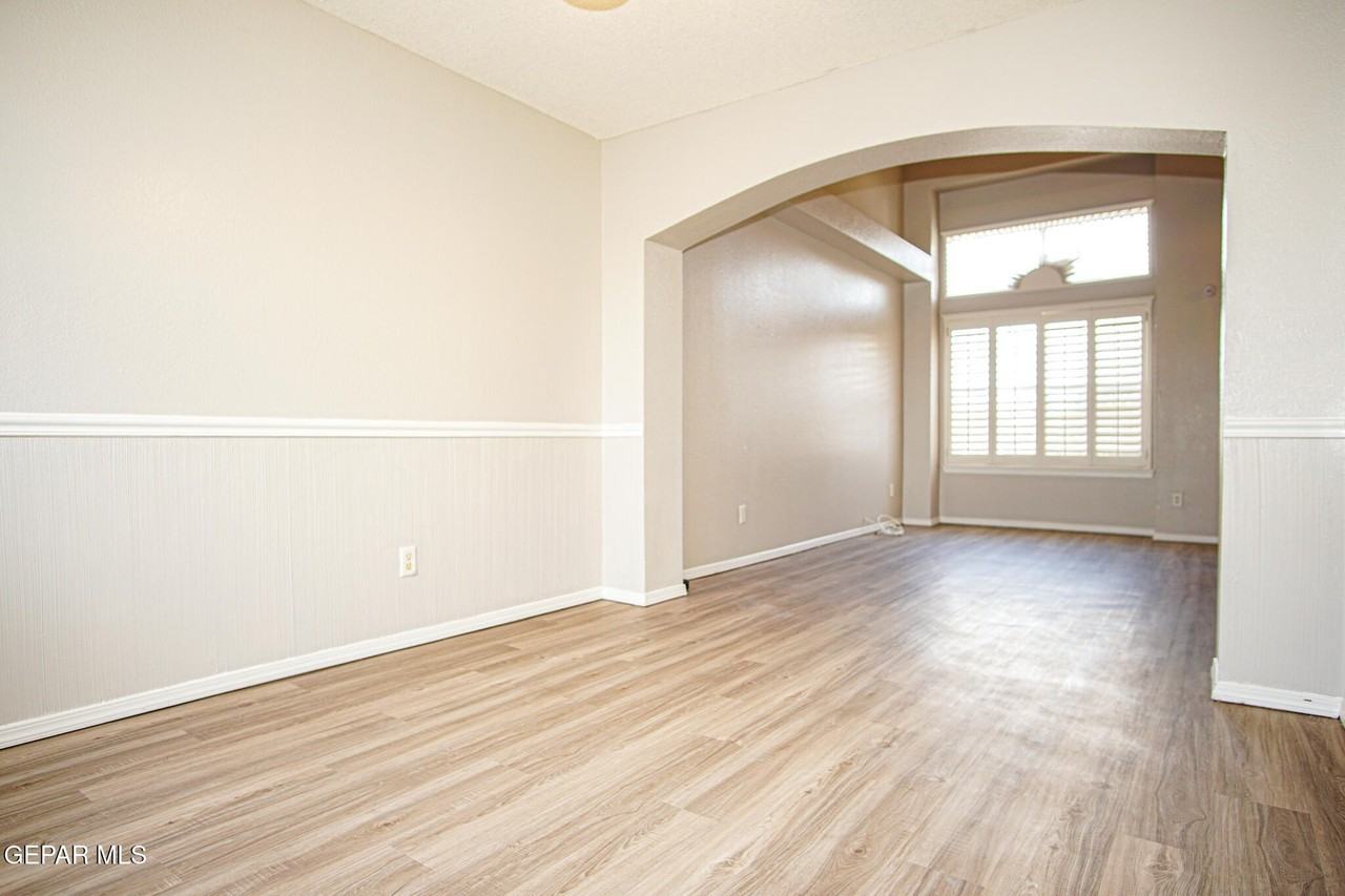 817 Dakota River Ave - Photo 6 of 29