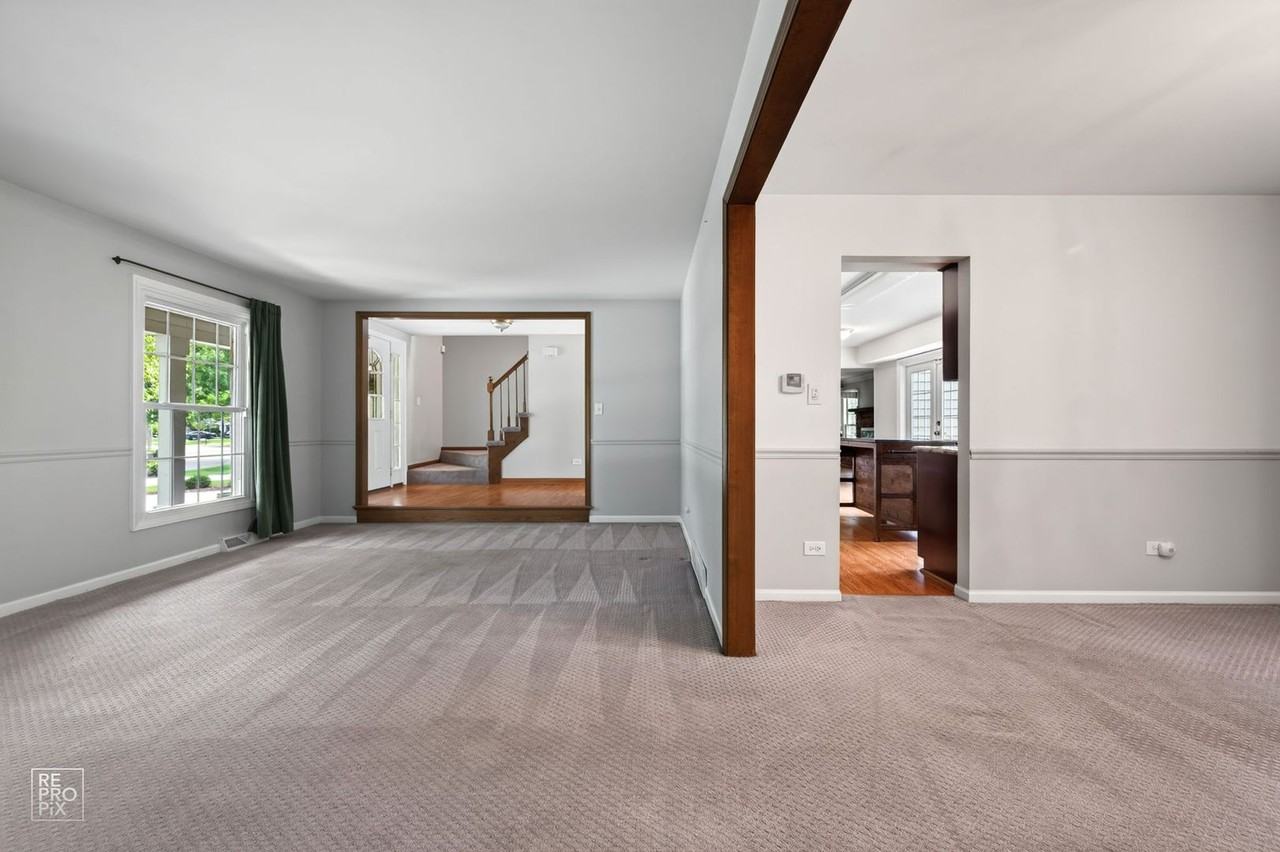 683 Honeysuckle Dr - Photo 2 of 14