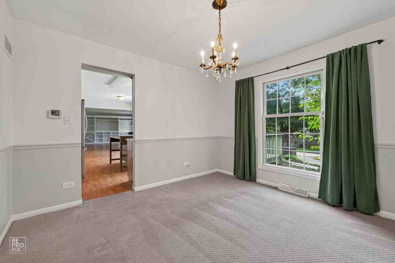 683 Honeysuckle Dr - Photo 3 of 14