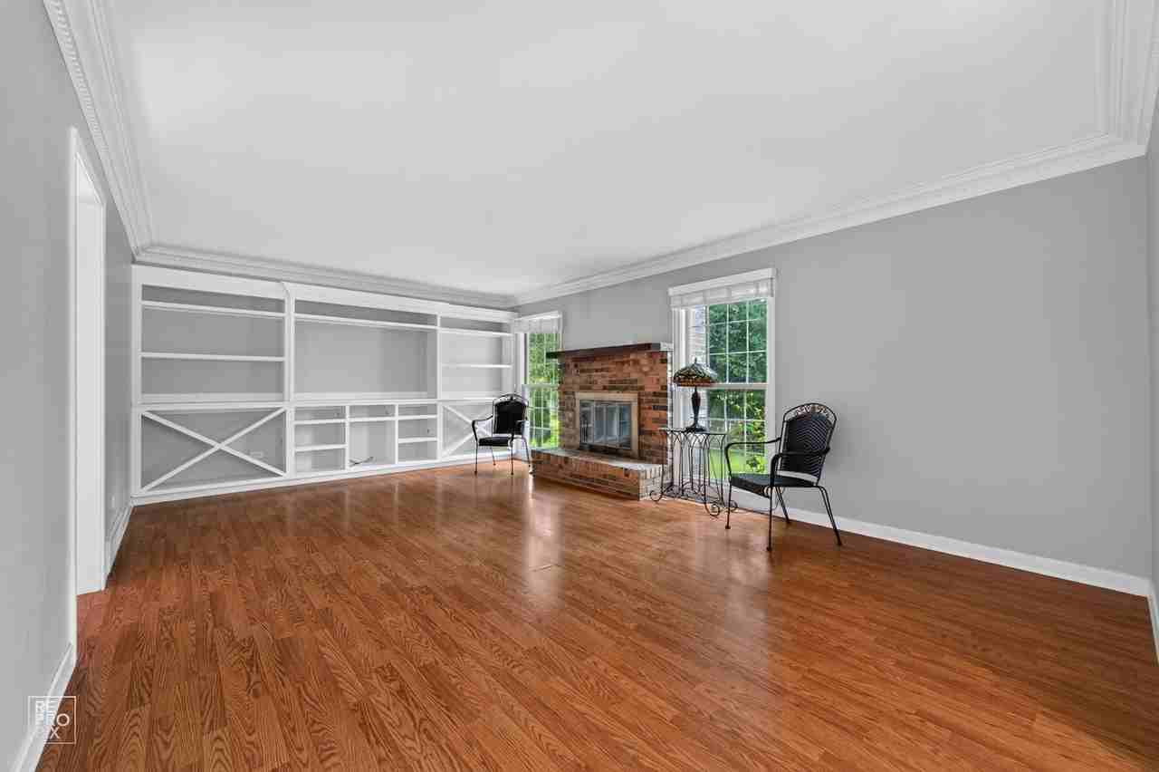 683 Honeysuckle Dr - Photo 6 of 14
