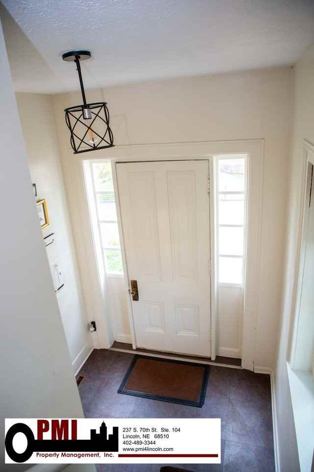 944 Forest Ave - Photo 6 of 50