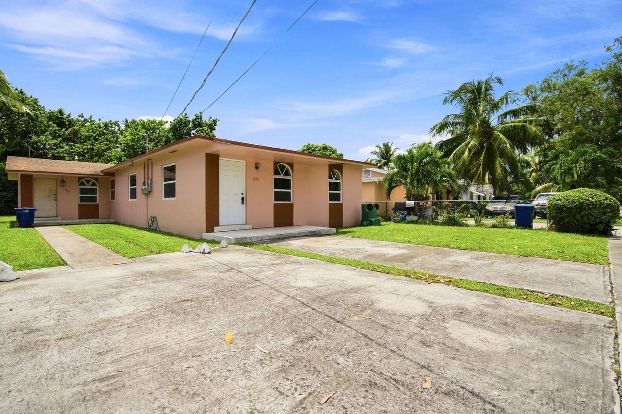 872 Nw 108th St #1 - Photo 4 of 17
