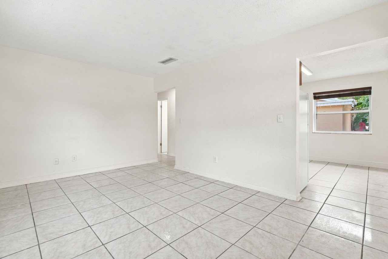872 Nw 108th St #1 - Photo 5 of 17