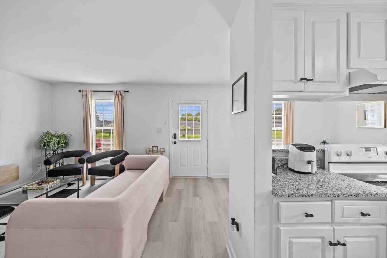 1703 Stantonsburg Rd Se - Photo 4 of 23