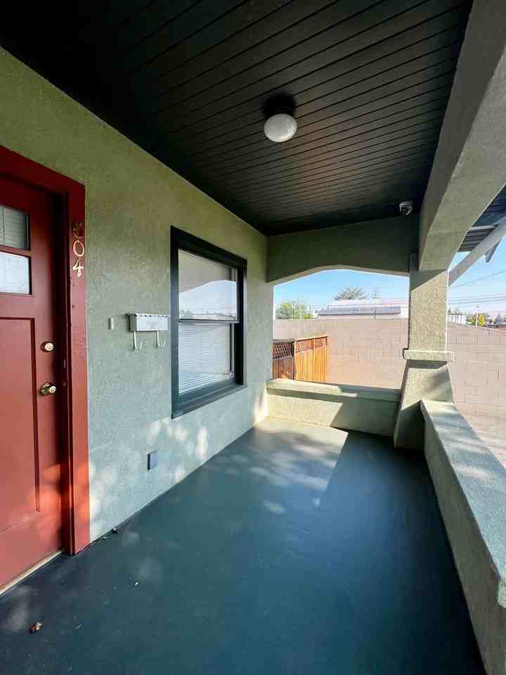 604 S 12th Ave - Photo 2 of 27