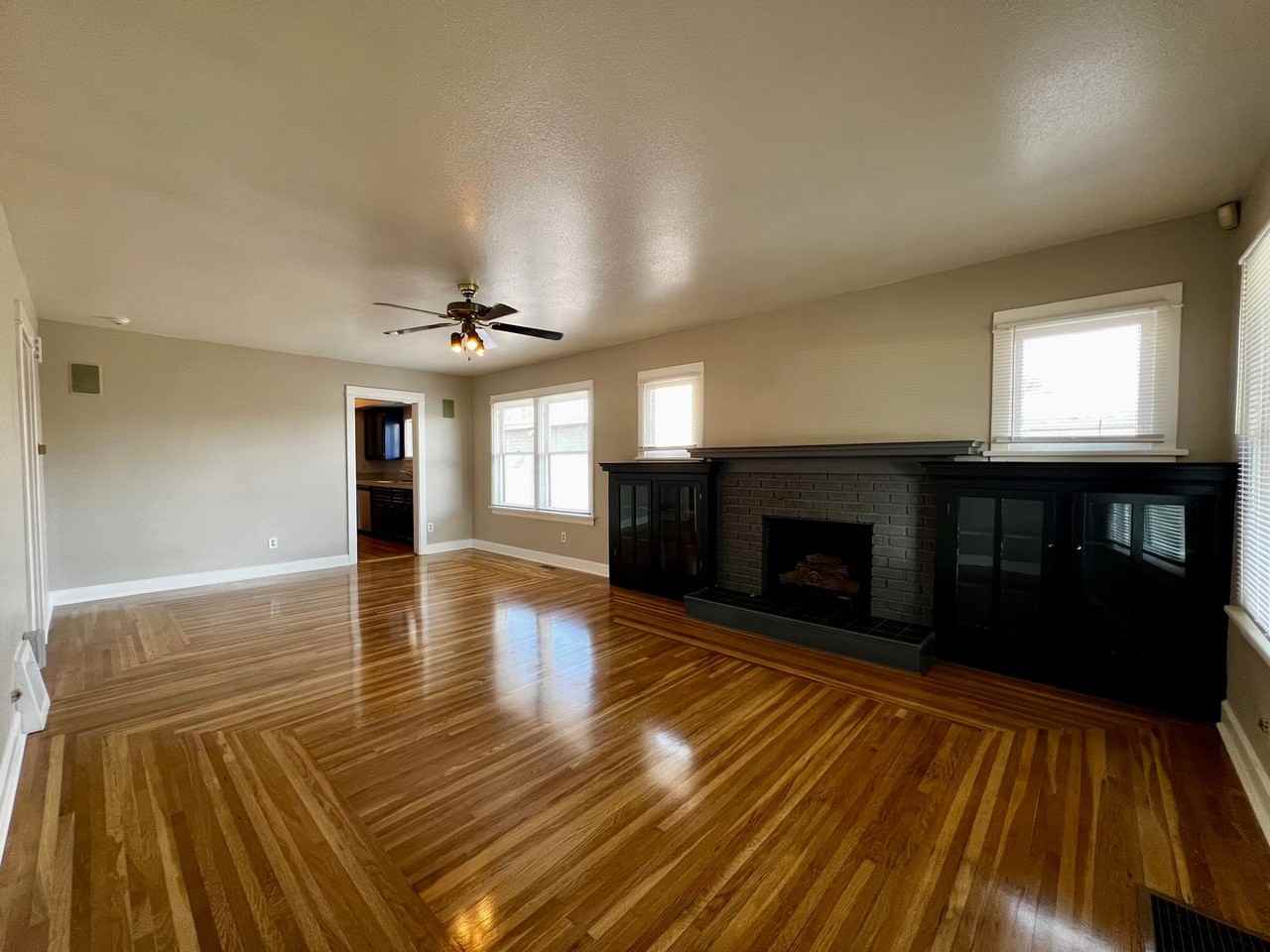 604 S 12th Ave - Photo 3 of 27