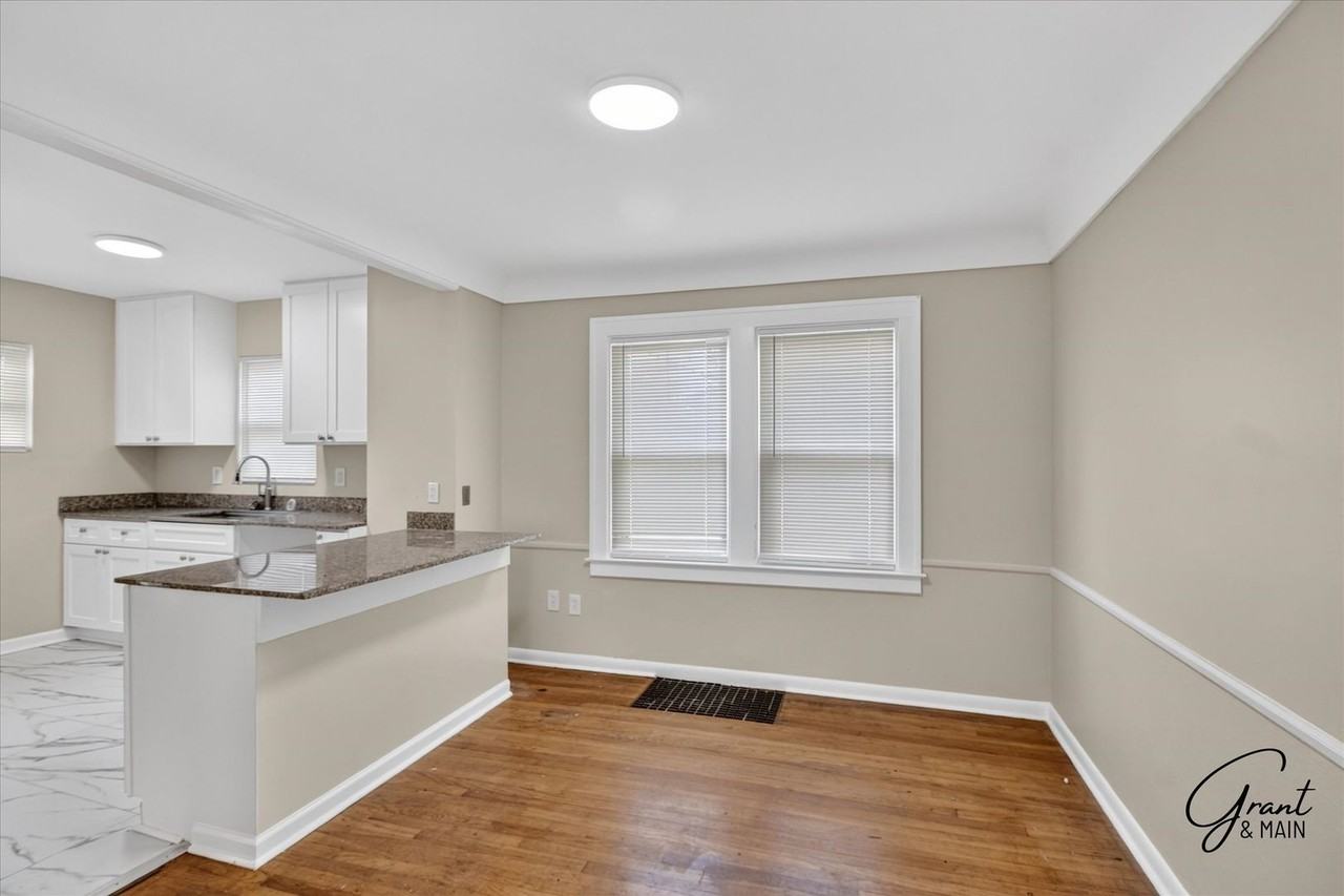 13515 Montrose St - Photo 6 of 25