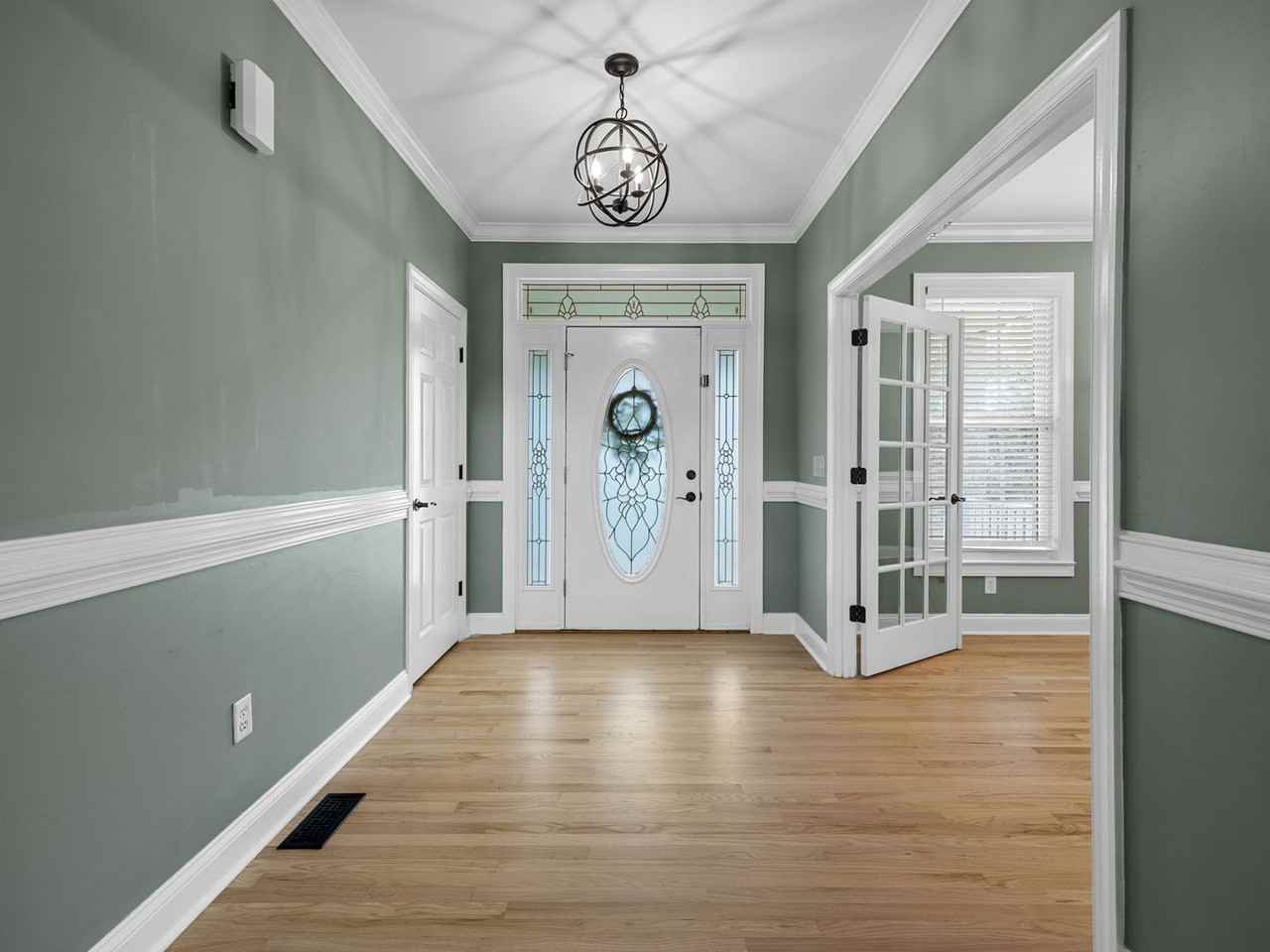 708 Symmetry Ct - Photo 7 of 39