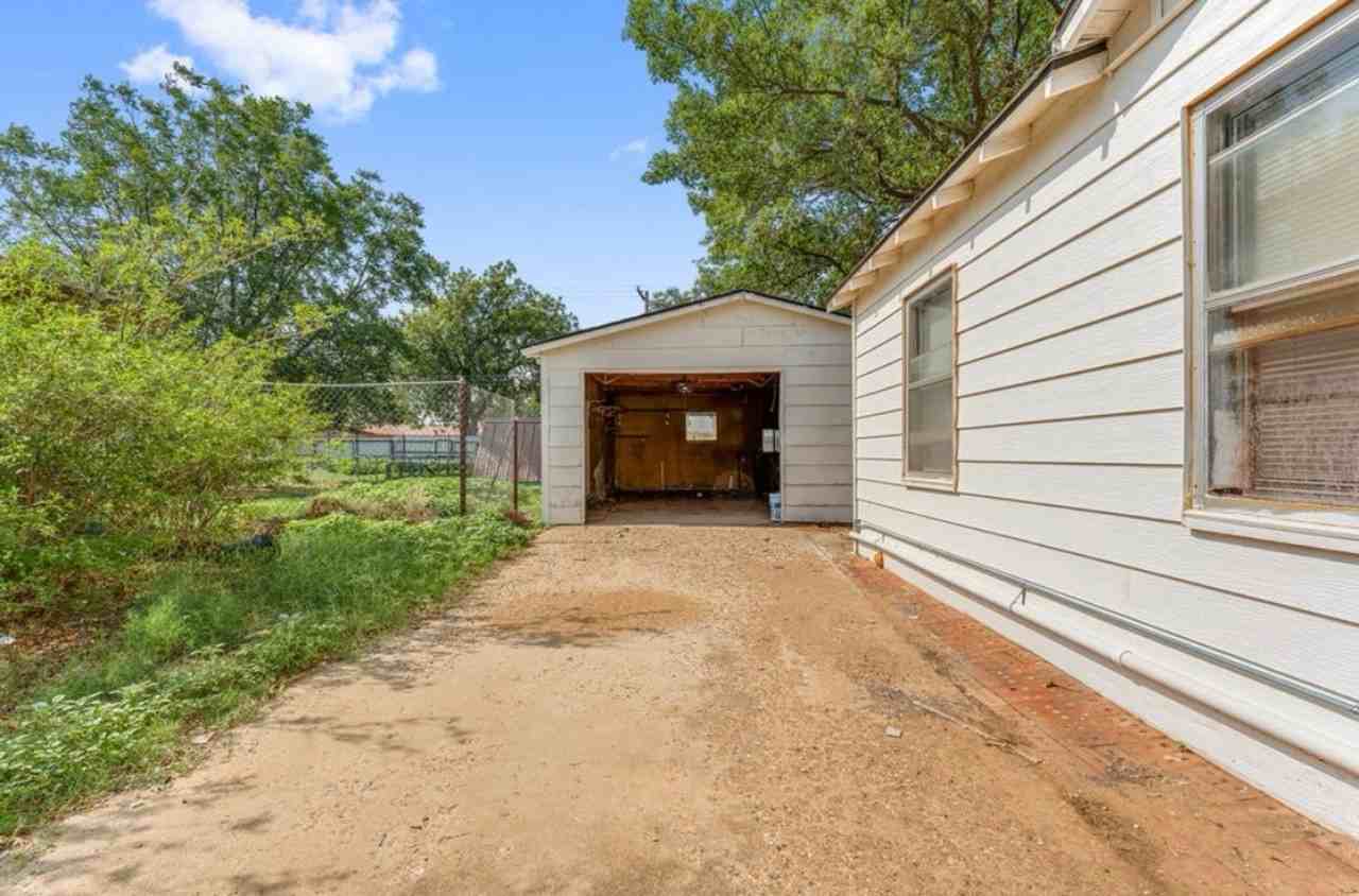 2219 N 5th St - Photo 2 of 20