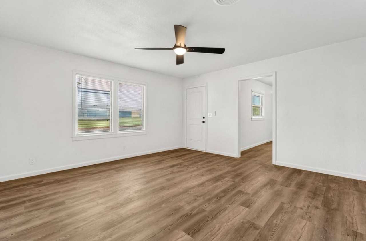 2219 N 5th St - Photo 4 of 20