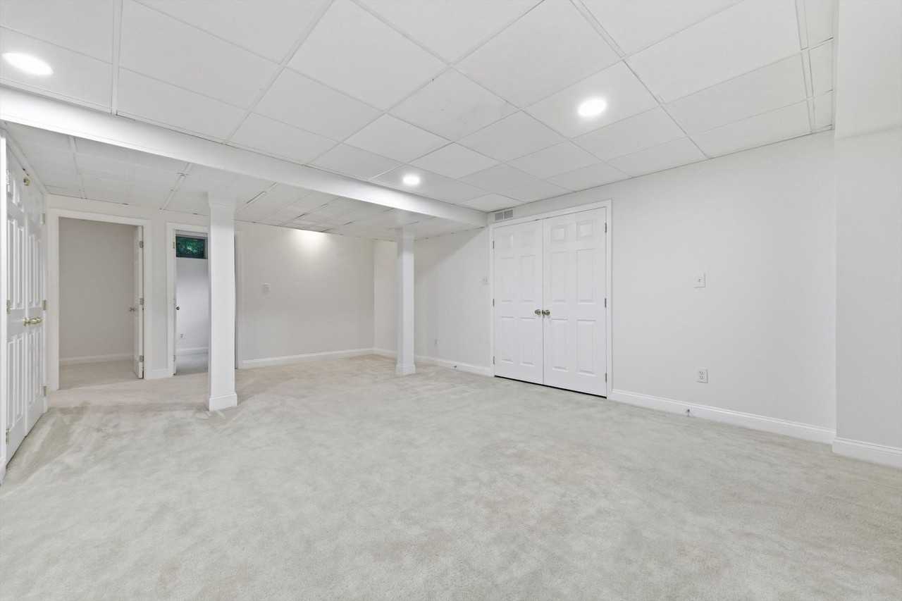 17545 Hardy Rd - Photo 2 of 26