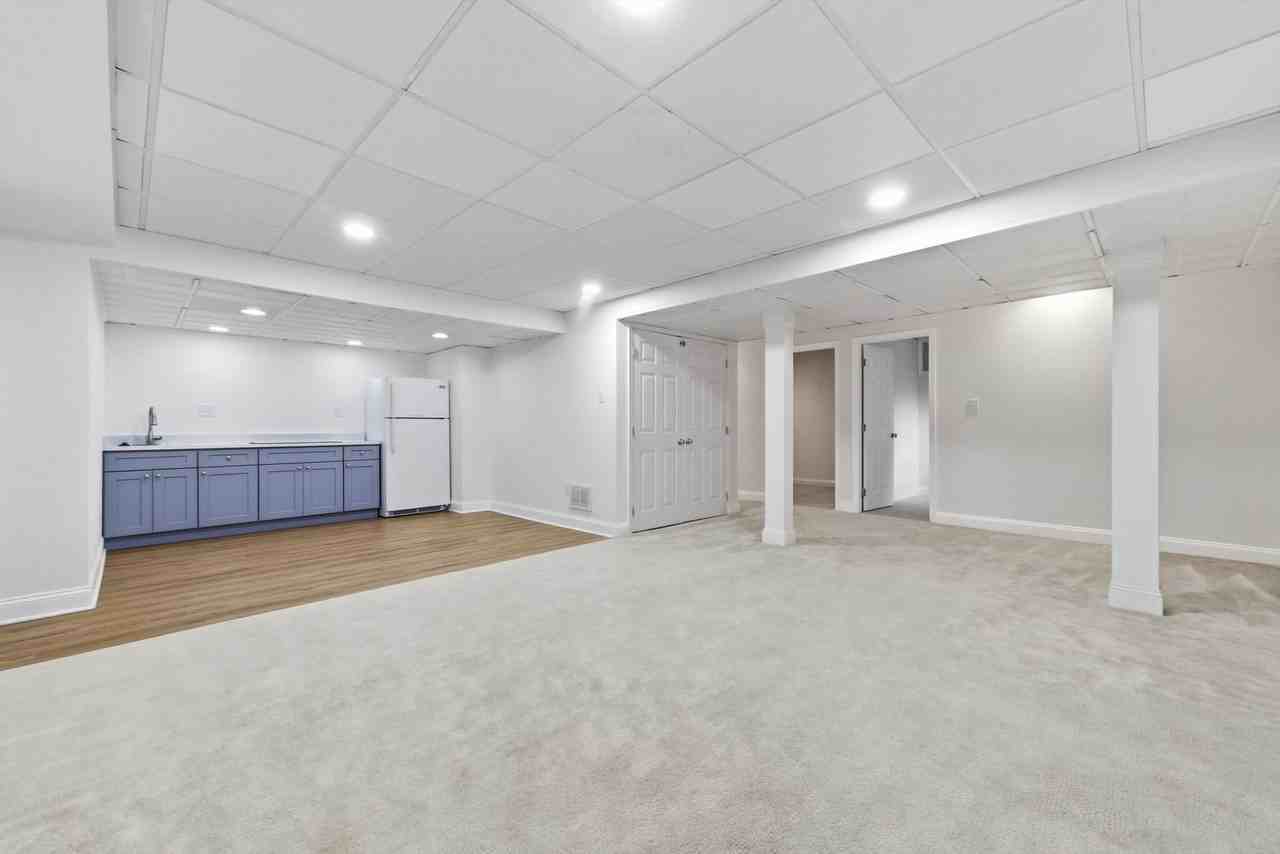 17545 Hardy Rd - Photo 3 of 26