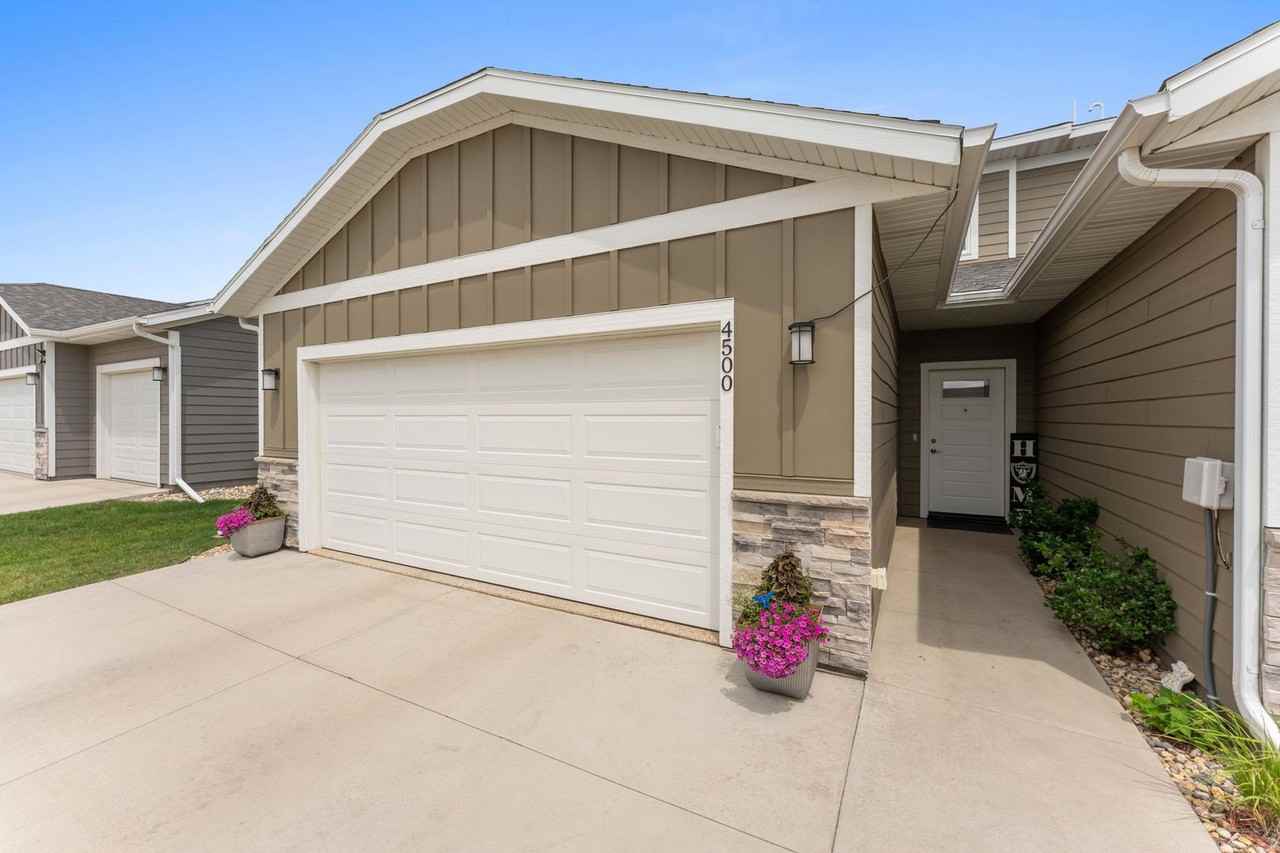 4500 E Whisper Ridge Pl - Photo 2 of 50