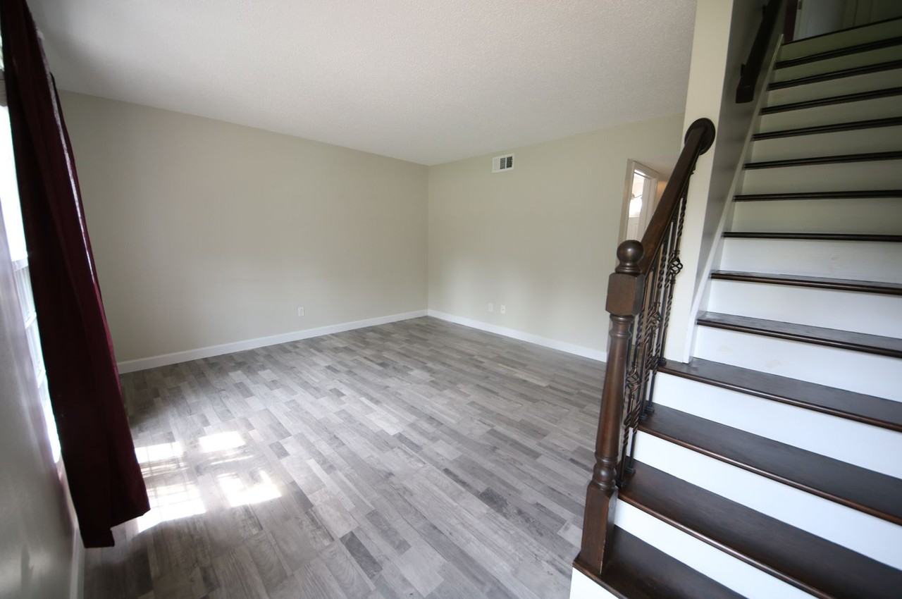 1003 Avenue H - Photo 5 of 21