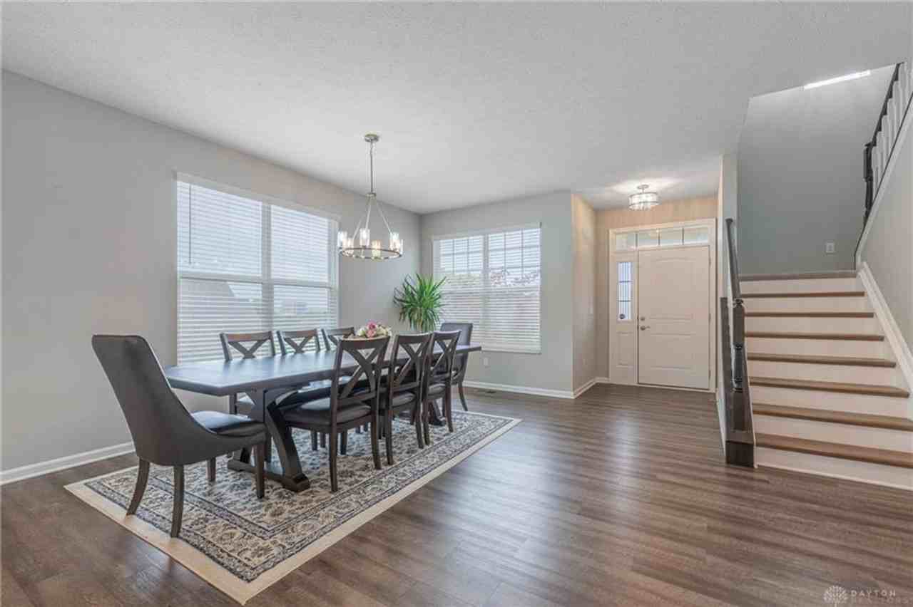 225 Pointe Oakwood Way - Photo 5 of 31