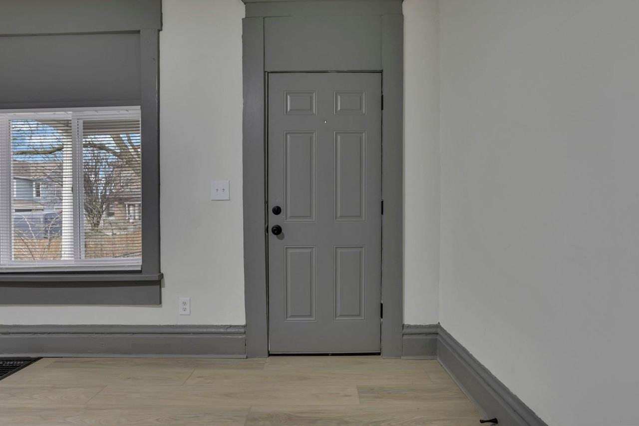 112 S Cypress Ave - Photo 6 of 36