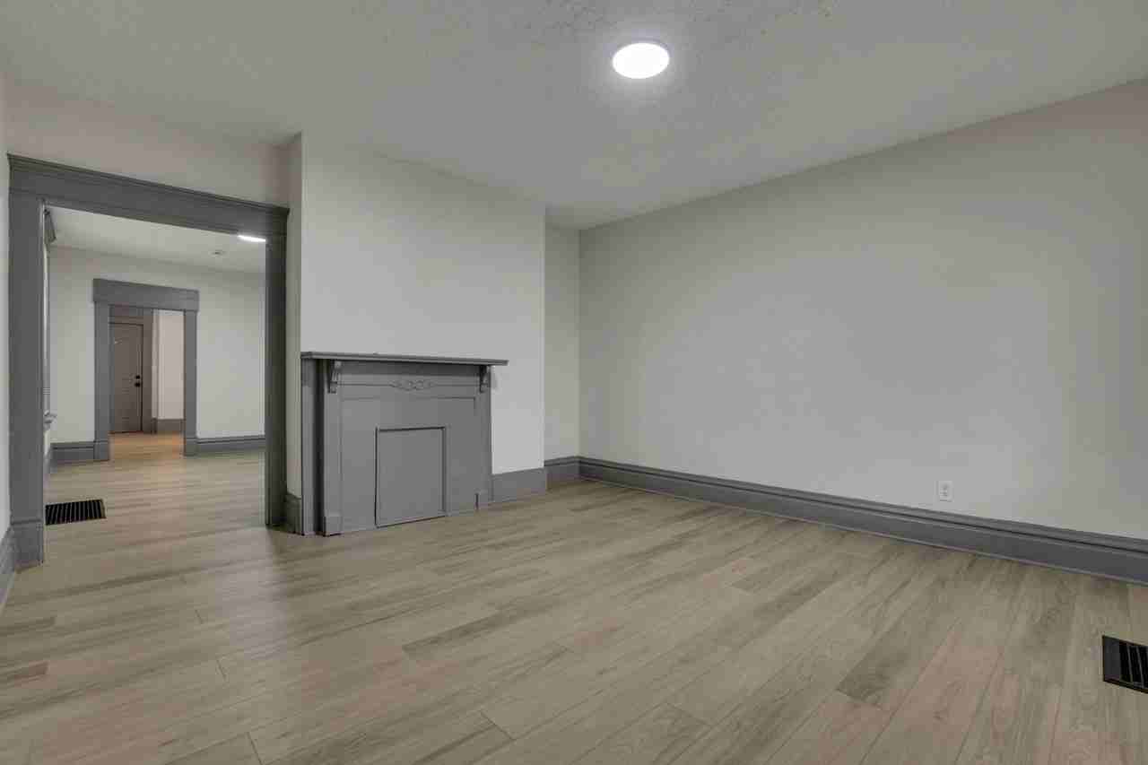 112 S Cypress Ave - Photo 7 of 36