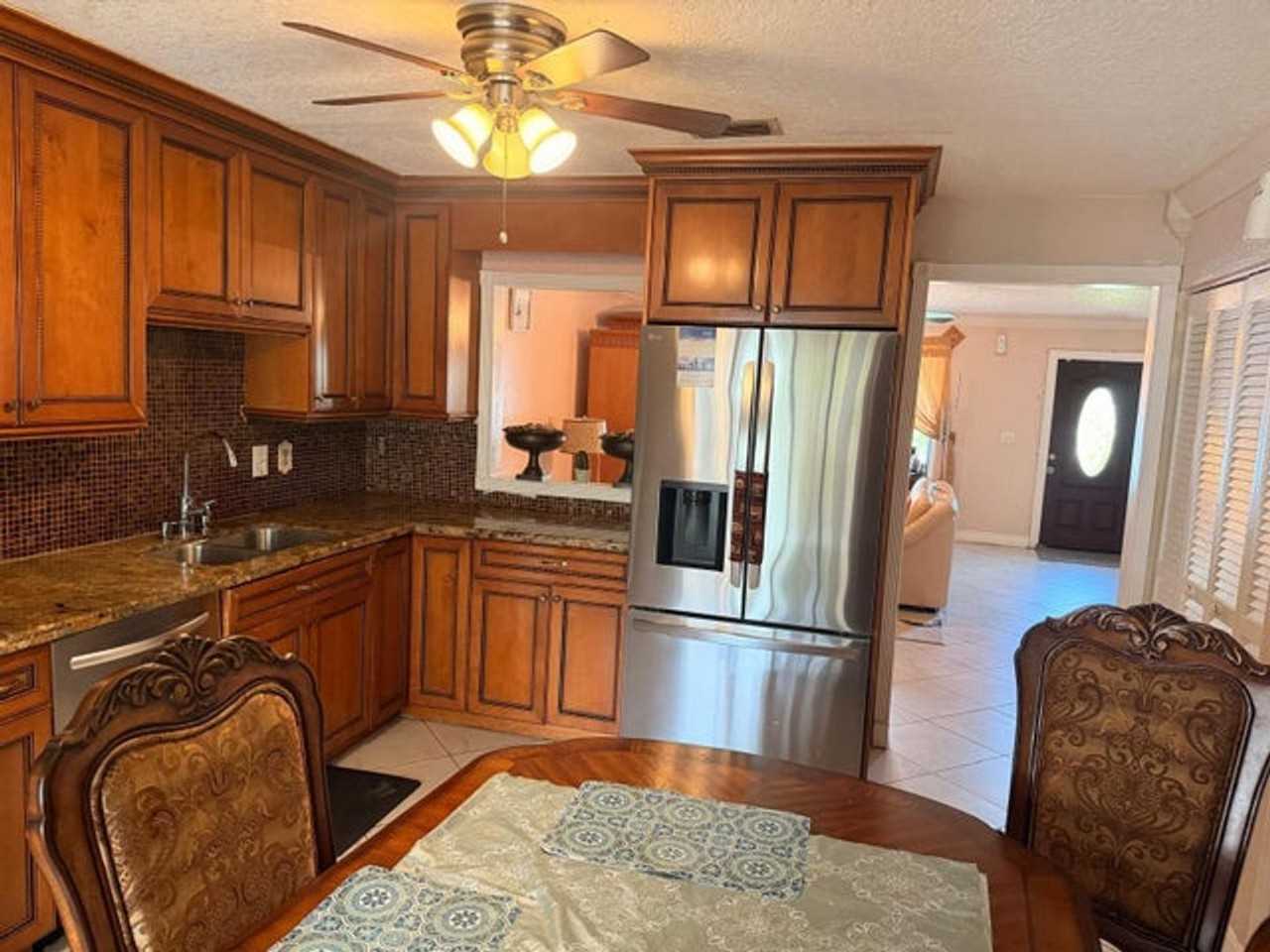 6082 Wauconda Way E - Photo 2 of 13