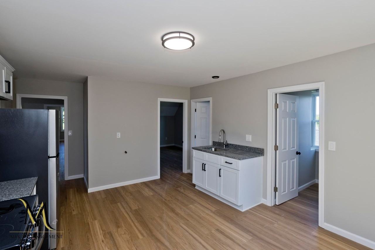 24 Hilton St - Photo 3 of 17