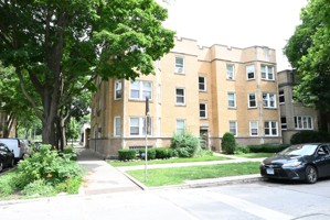 featured image of 2421 W Ardmore Ave