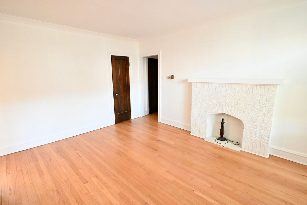 2421 W Ardmore Ave - Photo 5 of 13