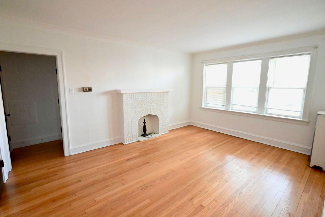 2421 W Ardmore Ave - Photo 7 of 13