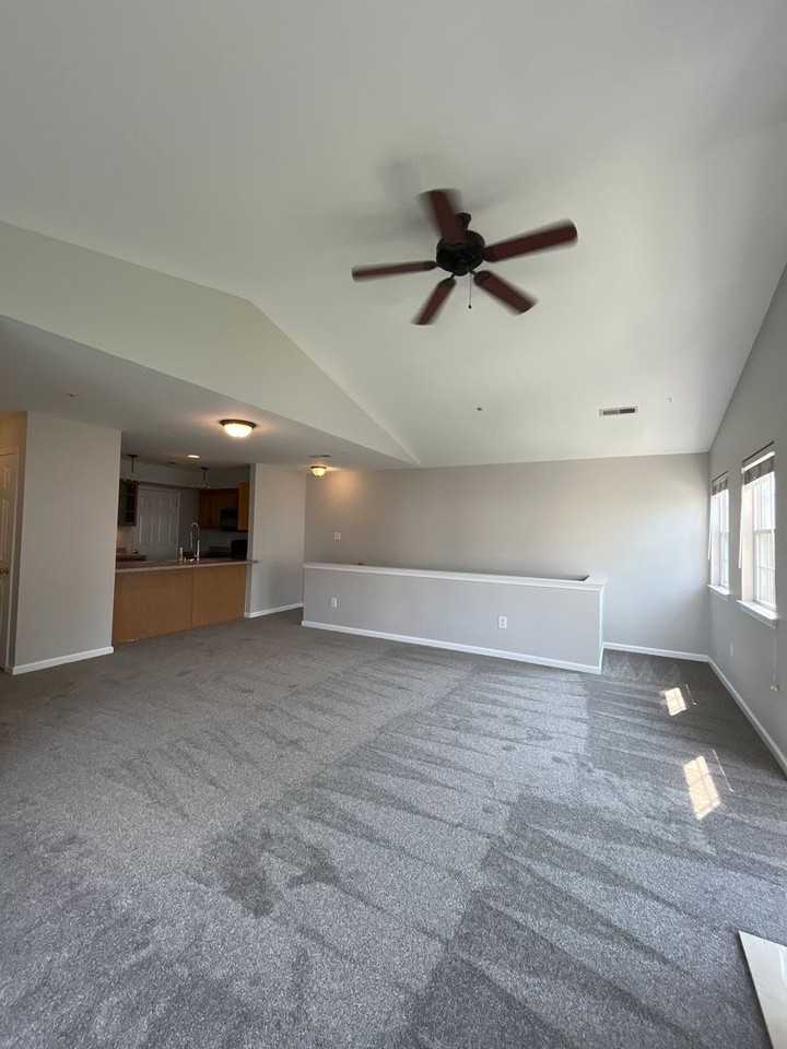 28 Wagon Wheel Rd - Photo 4 of 14