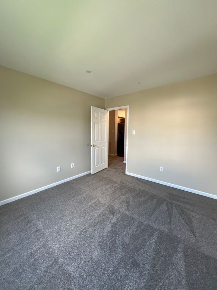 28 Wagon Wheel Rd - Photo 6 of 14