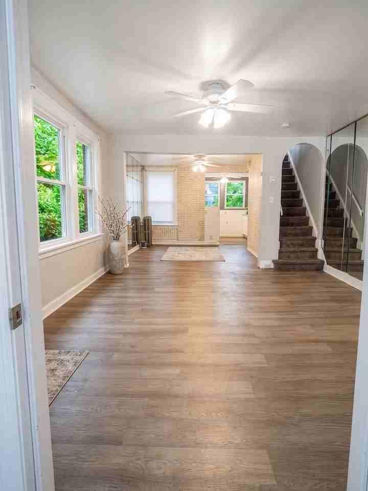 1142 E Woodlawn St - Photo 2 of 8