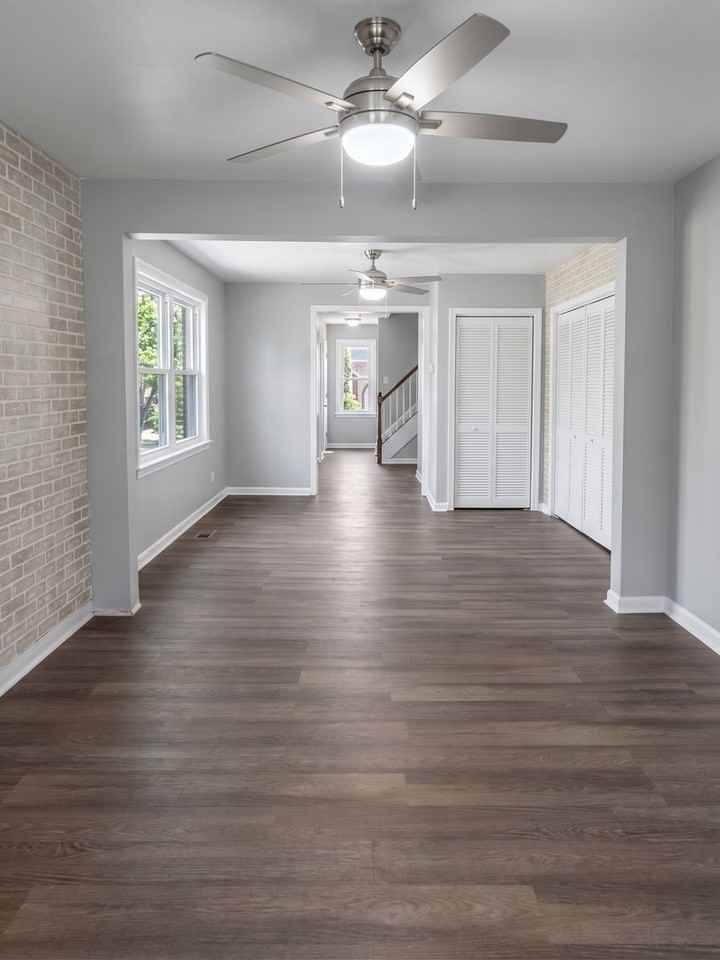 1142 E Woodlawn St - Photo 3 of 8